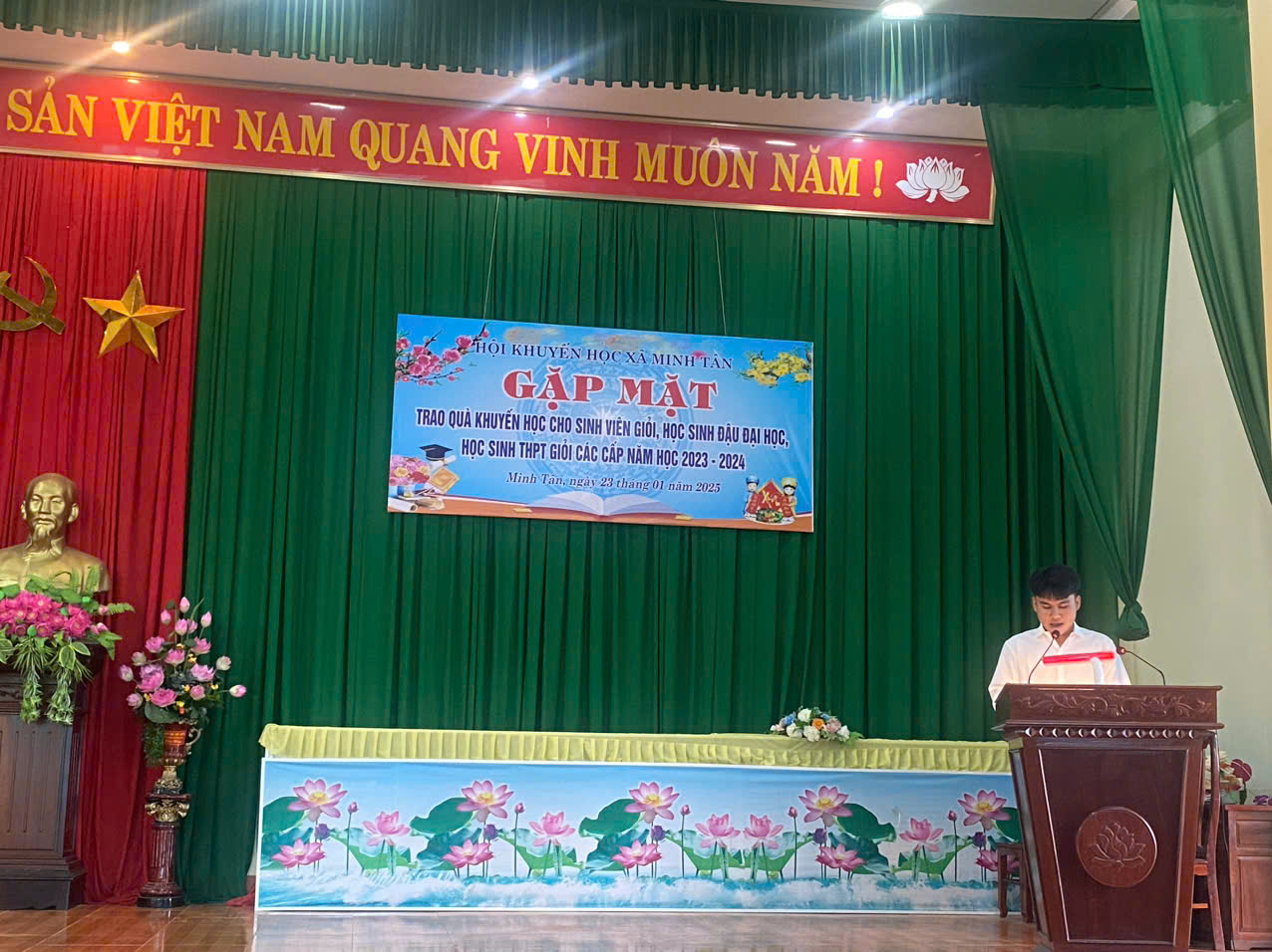 Anh-tin-bai